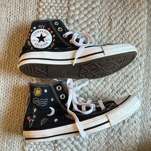 It’s Okay to Wander Converse